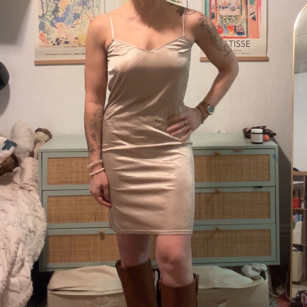 Vintage find Elegant Beige Spaghetti Strap Midi Dress. Size S